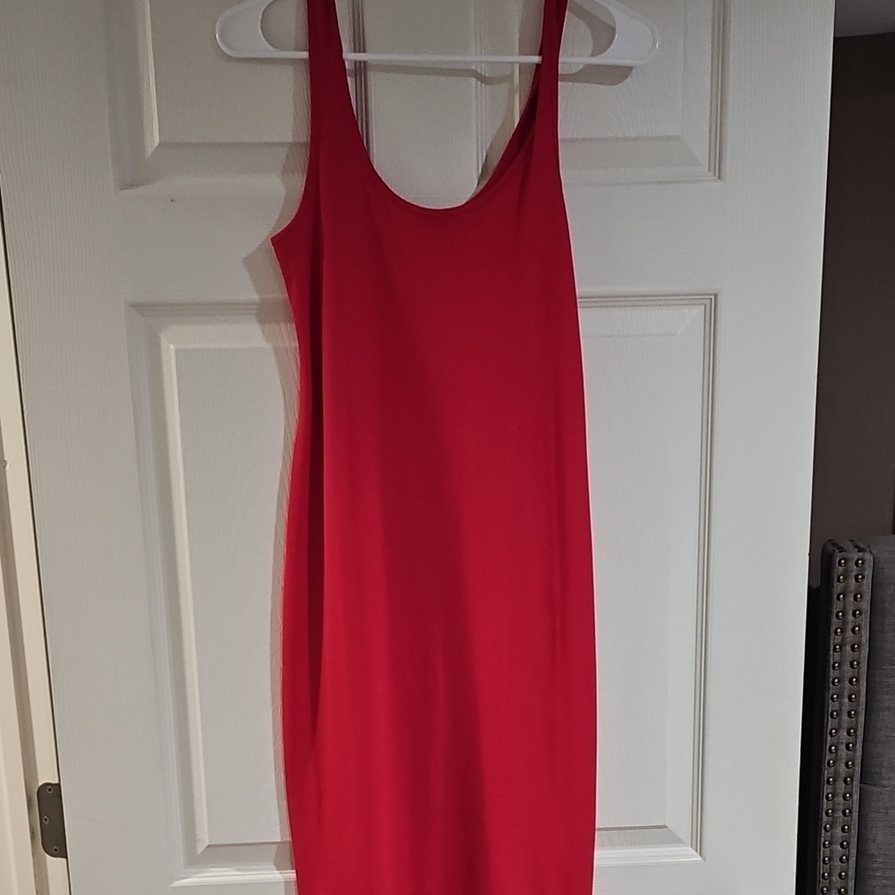 Elegant Red Sleeveless Dress